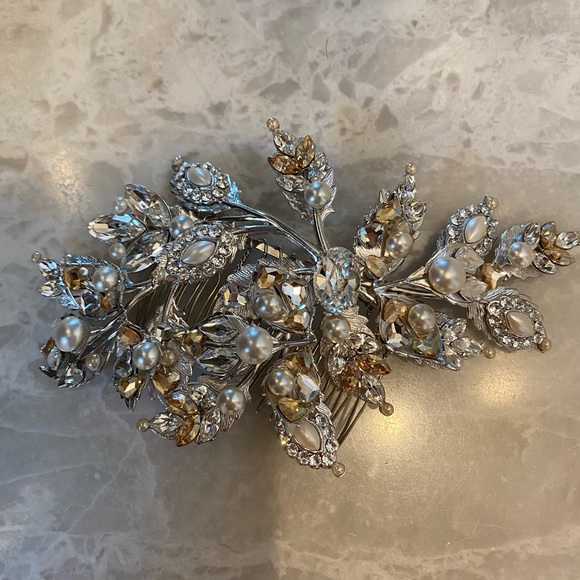 thomas knoell headpiece